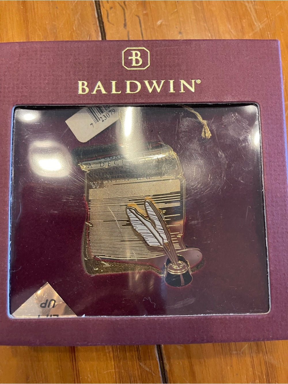 Baldwin Gold and white a declaration of independence ornament